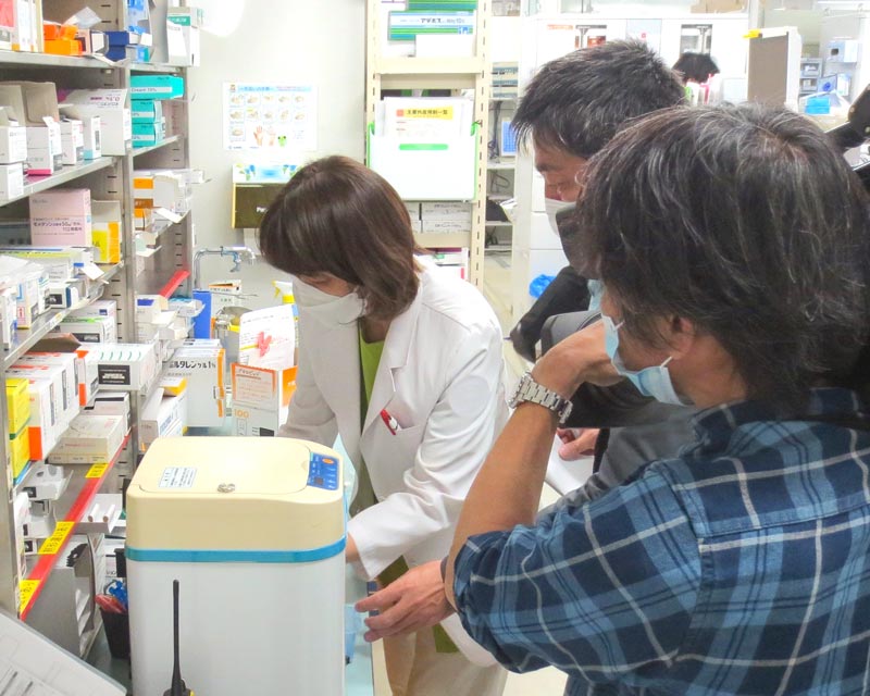 薬剤部への取材の様子